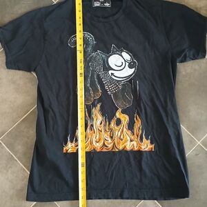 DOMREBEL MONTREAL LARGE BLACK GRAPHIC TSHIRT